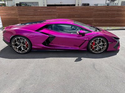 صورة 33 لـ 2024 Lamborghini REVUELTO