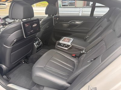 2019 BMW 7 SERIES thumbnail 49