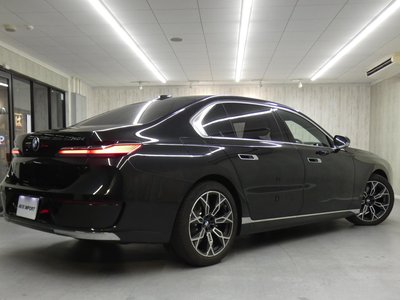 2023 BMW 7 SERIES photo 2