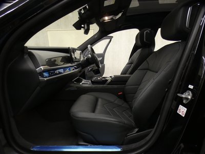 2023 BMW 7 SERIES photo 8
