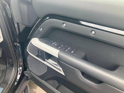 2024 LAND Rover DEFENDER photo 10