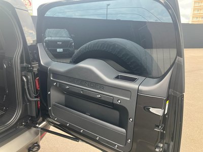 2024 LAND Rover DEFENDER thumbnail 57