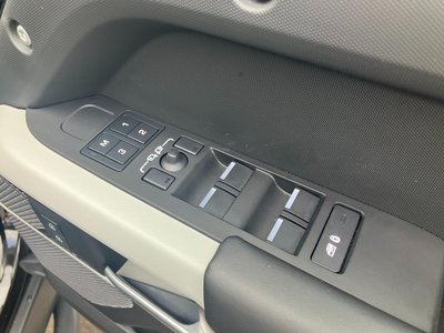 2024 LAND Rover DEFENDER photo 11