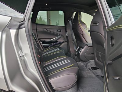 صورة مصغرة 36 لـ 2025 Aston Martin DBX