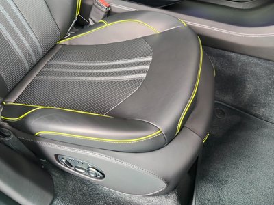 صورة مصغرة 30 لـ 2025 Aston Martin DBX