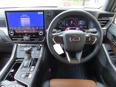 2025 Lexus GX — миниатюра 11