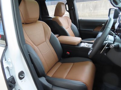2025 Lexus GX — миниатюра 34