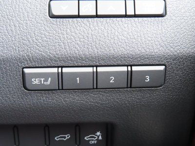 2025 Lexus GX — миниатюра 18