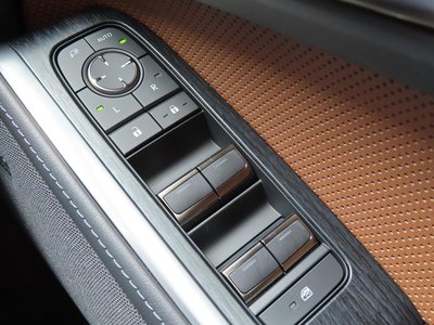 2025 Lexus GX — миниатюра 26