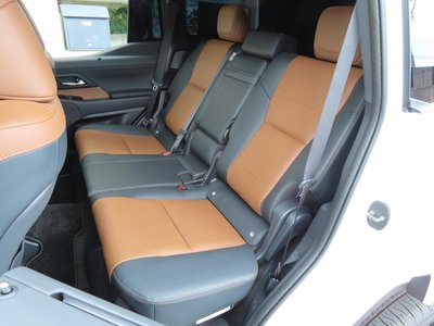 2025 Lexus GX — миниатюра 39