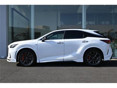 صورة 4 لـ 2025 Lexus RX