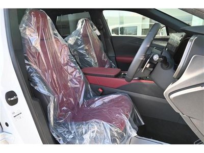 صورة 12 لـ 2025 Lexus RX