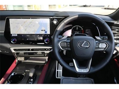 صورة 14 لـ 2025 Lexus RX