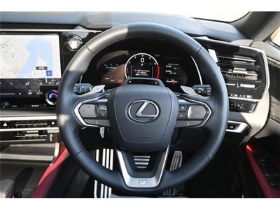 صورة 15 لـ 2025 Lexus RX