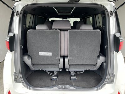 صورة 50 لـ 2025 Toyota ALPHARD