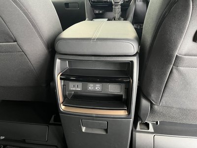 صورة 38 لـ 2025 Toyota ALPHARD