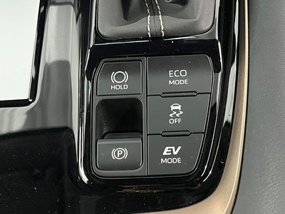 صورة 20 لـ 2025 Toyota ALPHARD