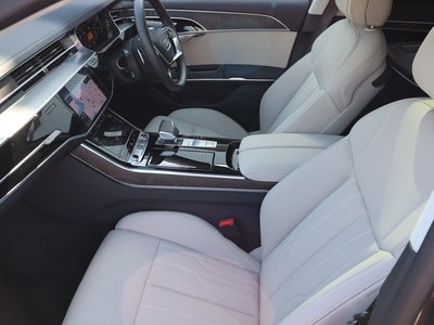 2025 AUDI A8 缩略图 25