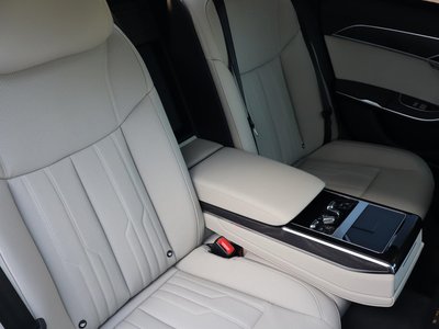 2025 AUDI A8 缩略图 21