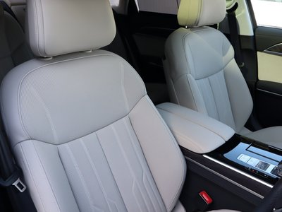2025 AUDI A8 缩略图 14