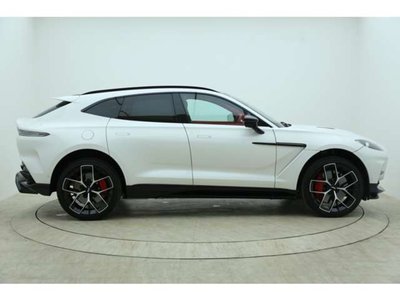 صورة 8 لـ 2025 Aston Martin DBX
