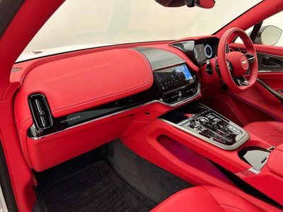 صورة 51 لـ 2025 Aston Martin DBX
