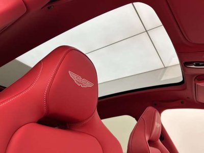 صورة 67 لـ 2025 Aston Martin DBX