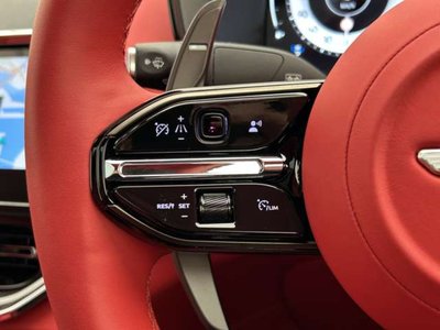 صورة 35 لـ 2025 Aston Martin DBX
