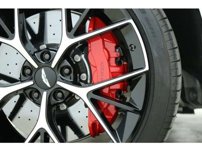 صورة 18 لـ 2025 Aston Martin DBX