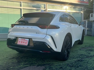 2025 Toyota CROWN SPORT photo 4