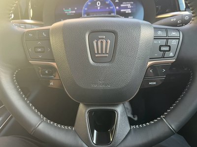 2025 Toyota CROWN SPORT photo 7