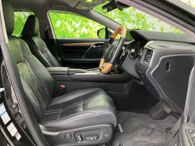 2019 Lexus RX photo 2