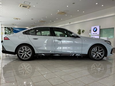 صورة 3 لـ 2024 BMW 5 SERIES