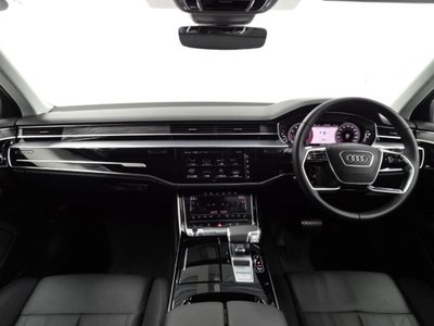 2025 AUDI A8 photo 4