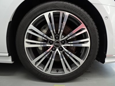 2025 AUDI A8 photo 9