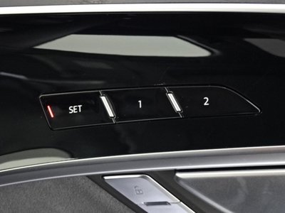 2025 AUDI A8 thumbnail 33