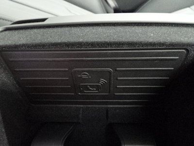 2025 AUDI A8 thumbnail 32