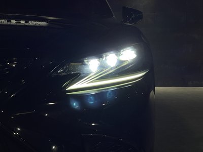 2018 Lexus LS photo 14