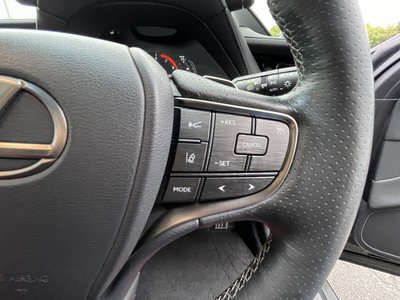 2018 Lexus LS thumbnail 40