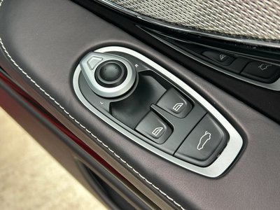 صورة 33 لـ 2024 Aston Martin DB12
