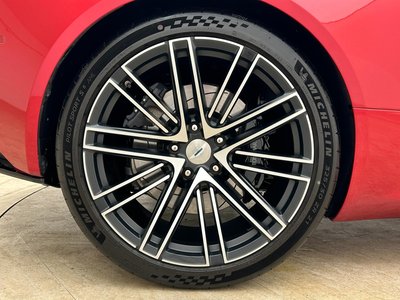 صورة 16 لـ 2024 Aston Martin DB12