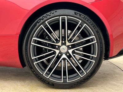 صورة 11 لـ 2024 Aston Martin DB12
