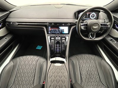 صورة 29 لـ 2024 Aston Martin DB12