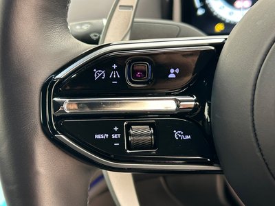 صورة 38 لـ 2024 Aston Martin DB12