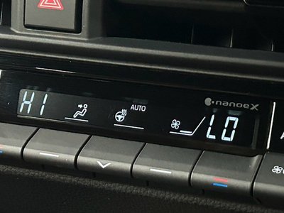 2025 Toyota CROWN ESTATE thumbnail 44