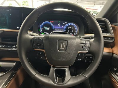 2025 Toyota CROWN ESTATE thumbnail 29