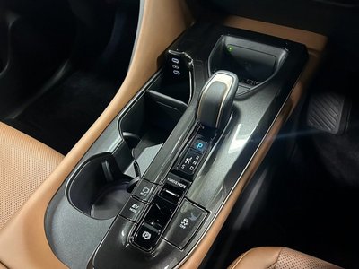 2025 Toyota CROWN ESTATE thumbnail 36