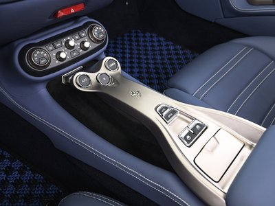 2011 Ferrari CALIFORNIA — миниатюра 19