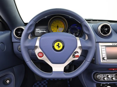 2011 Ferrari CALIFORNIA — фото 14