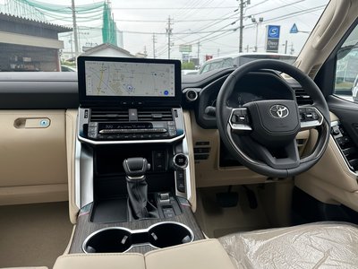 صورة مصغرة 39 لـ 2025 Toyota LAND CRUISER 300